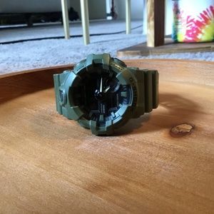 G-Shock Analog Digital Series GA700UC-3A. Army Green.